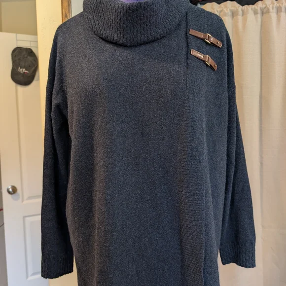 100 Percent Merino Wool Women's Sweater - Picture 4 of 10